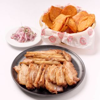 1 kg de chicharrón con camote