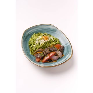 SPAGUETTI AL PESTO CON LOMO SALTEADO